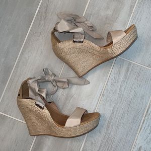 UGG neutral sandal wedge platform sandal size 9.5